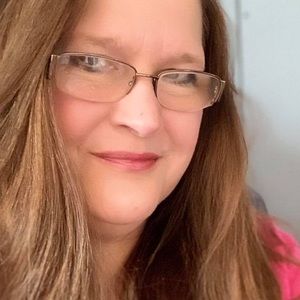 Meet your Posher, Laurie